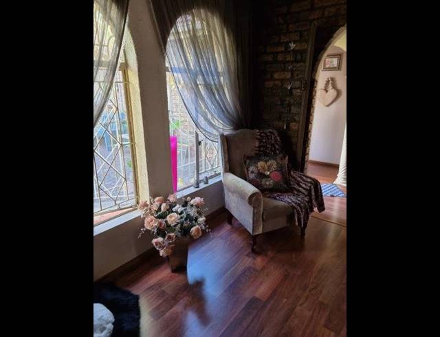 4 BEDROOM HOUSE FOR SALE IN PETERSFIELD